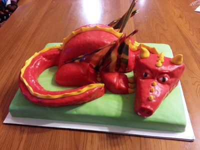Dragon Cake finsished 2 lr.jpg
